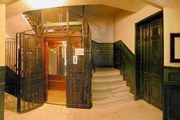 هتل Hostal Santa Isabel