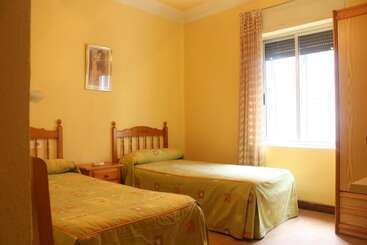 هتل Hostal Temiño