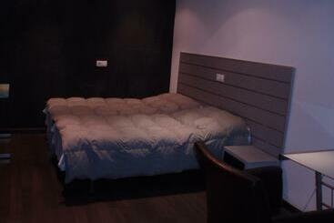 هتل Hostal Torres