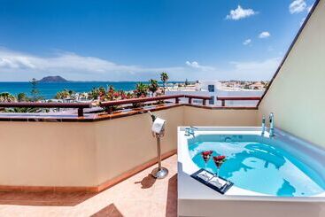 酒店 Barcelo Corralejo Bay  Adults Only
