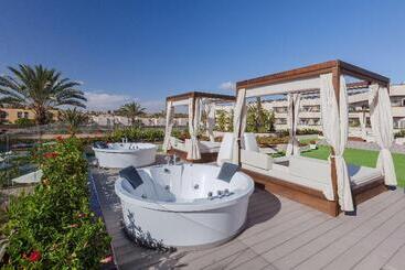 酒店 Barcelo Corralejo Bay  Adults Only