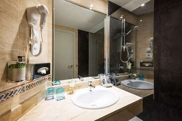 هتل Guadalajara & Conference Center Affiliated by Melia