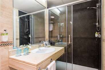 هتل Guadalajara & Conference Center Affiliated by Melia