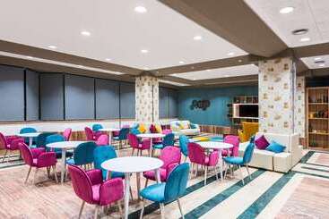 هتل Guadalajara & Conference Center Affiliated by Melia