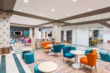هتل Guadalajara & Conference Center Affiliated by Melia