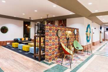 هتل Guadalajara & Conference Center Affiliated by Melia