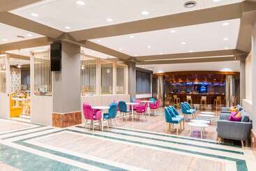 هتل Guadalajara & Conference Center Affiliated by Melia