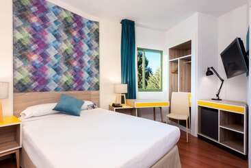 هتل Guadalajara & Conference Center Affiliated by Melia