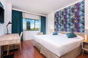 هتل Guadalajara & Conference Center Affiliated by Melia