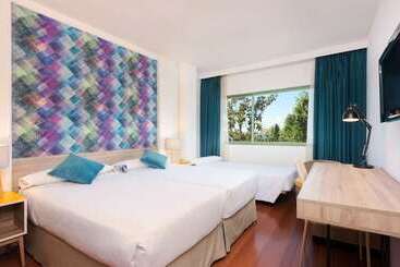 هتل Guadalajara & Conference Center Affiliated by Melia