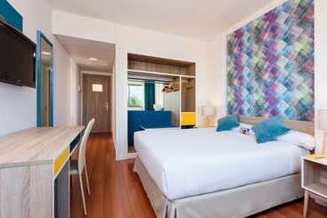 هتل Guadalajara & Conference Center Affiliated by Melia