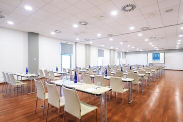 هتل Guadalajara & Conference Center Affiliated by Melia