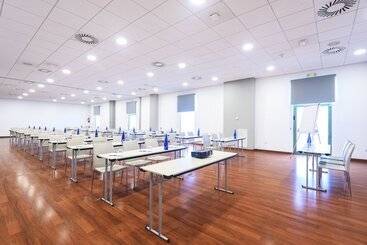 هتل Guadalajara & Conference Center Affiliated by Melia