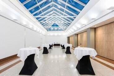 هتل Guadalajara & Conference Center Affiliated by Melia
