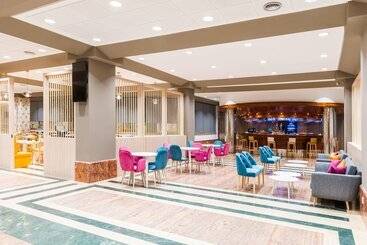 هتل Guadalajara & Conference Center Affiliated by Melia