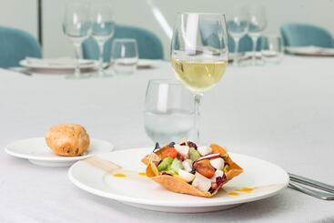 هتل Guadalajara & Conference Center Affiliated by Melia