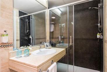 هتل Guadalajara & Conference Center Affiliated by Melia