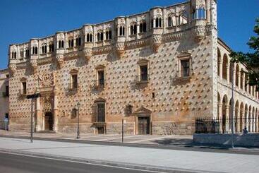هتل Guadalajara & Conference Center Affiliated by Melia