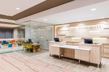 هتل Guadalajara & Conference Center Affiliated by Melia