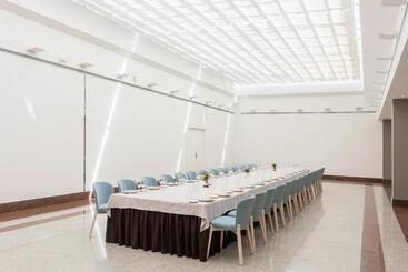 هتل Guadalajara & Conference Center Affiliated by Melia