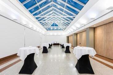 هتل Guadalajara & Conference Center Affiliated by Melia