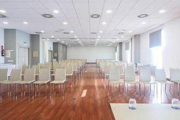هتل Guadalajara & Conference Center Affiliated by Melia