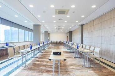هتل Guadalajara & Conference Center Affiliated by Melia