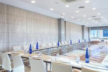 هتل Guadalajara & Conference Center Affiliated by Melia