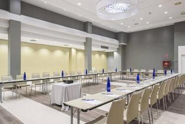 هتل Guadalajara & Conference Center Affiliated by Melia