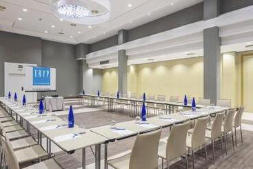 هتل Guadalajara & Conference Center Affiliated by Melia
