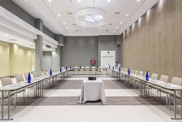 هتل Guadalajara & Conference Center Affiliated by Melia