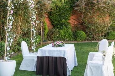 هتل Guadalajara & Conference Center Affiliated by Melia