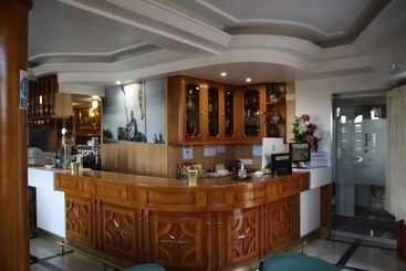هتل Hostal Don Suero De Quiñones