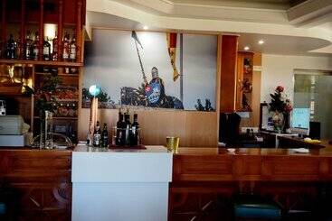 هتل Hostal Don Suero De Quiñones