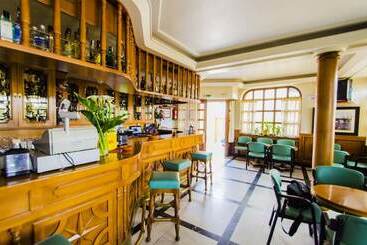 هتل Hostal Don Suero De Quiñones