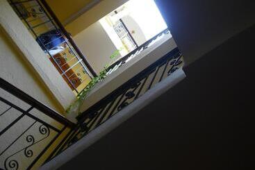 هتل Hostal El Centro