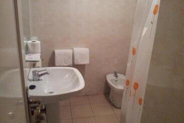 هتل Hostal El Centro