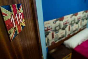 هتل Hostal Londres