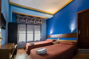 هتل Hostal Londres