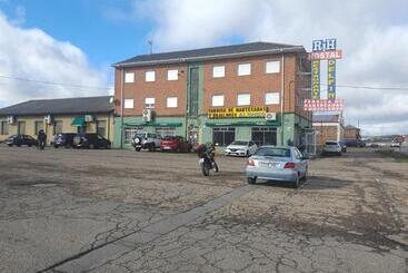 هتل Hostal Residencia Delfin