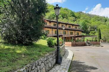 Logis Hotel Restaurante La Casa De Juansabeli
