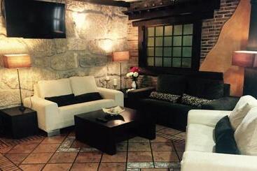 Logis Hotel Restaurante La Casa De Juansabeli