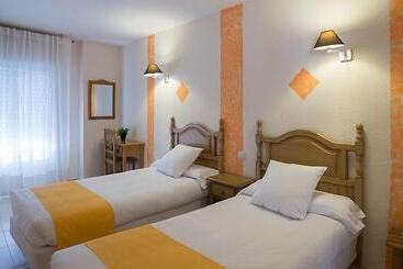 هتل Mare Estepona