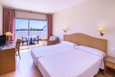 هتل Moon Dreams Roquetas (ex Roquetas Beach)