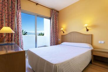 هتل Moon Dreams Roquetas (ex Roquetas Beach)