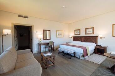 Parador De Cangas De Onis