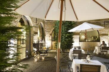 Parador De Cangas De Onis