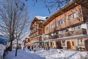 هتل Ferienalm Panorama Apartments