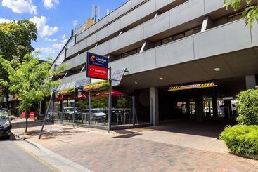 Comfort Hotel Adelaide Meridien