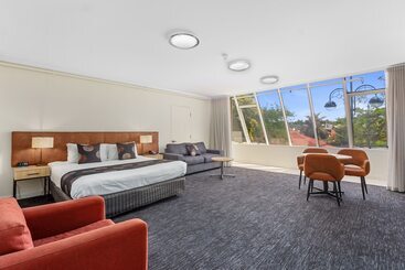 Comfort Hotel Adelaide Meridien